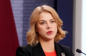 Siliņa pieprasa Krauzem skaidrot valdības lēmumu par atbalstu kokrūpniekiem