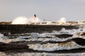 Sinoptiķi brīdina: šonakt gaidāmi jauni siltuma rekordi Latvijā