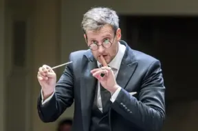 «Šis skaņdarbs ir kā Rīgas Doms.» Lietuviešu maestro Modests Pitrenas pirms iespaidīga koncerta Liepājā