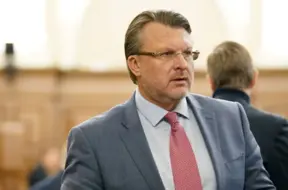 Šlesers aicina ZZS, NA un AS uz sadarbību, cerot uz esošās valdības krišanu