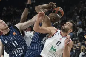 Šmits un "Anadolu Efes" cieš zaudējumu ULEB Eirolīgā