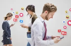 Sociālo tīklu algoritmi: Kā tie veido mūsu realitāti un emocijas?