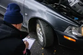 Šoferi aicināti izmantot iespēju bez maksas pārbaudīt auto tehnisko stāvokli pirms ziemas