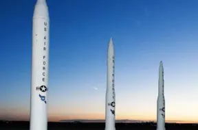 Šokējošs noslēpums: 15 gadus kodolraķešu kods bija "00000000"