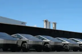 SpaceX un xAI glābj Tesla Cybertruck: masīvi pirkumi no "neizdevīgajiem" krājumiem