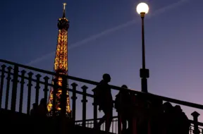 Spilgtās naktis, karstāka planēta? Pētījums atklāj, kā gaismas piesārņojums palielina ekosistēmu oglekļa izmešus