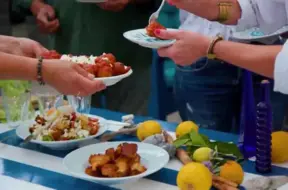 Sudzukakia: Autentiskas Grieķu kotletes tomātu mērcē jūsu virtuvē