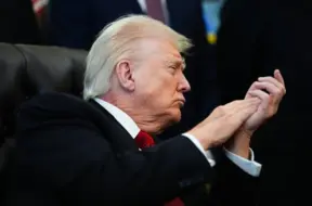 Šveice panāk vienošanos ar ASV: Muitas tarifi samazināti līdz 15%, solītas ievērojamas investīcijas