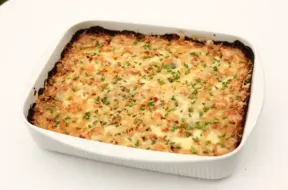 Svētku galds vienkāršībā: Divas gardas un viegli pagatavojamas receptes