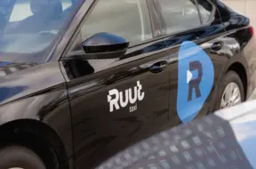 Taksometru kompānija «Ruut» saskaras ar draudiem un nepatiesu ziņu kampaņām tirgū