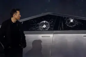 Tesla Cybertruck nonācis negaidītā lomā: ASV Gaisa spēki tos izmantos kā mērķus raķešu izmēģinājumos