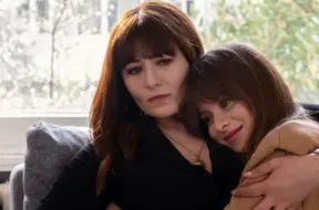 Tet TV+ jaunumi: Aizraujošs pašmāju trilleris, turku kaisles un Klārksona ferma