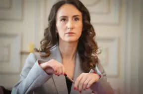 Tiesībsardze kritizē pārāk agrus skolu sākuma laikus, norādot uz bērnu tiesību pārkāpumiem