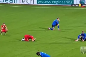 Traģēdija Serbijas futbola laukumā: spēlētāji sabruka, uzzinot par trenera nāvi sirdslēkmē