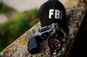 Tramps pieprasa izmeklēt Klintona iespējamo saikni ar pedofilu Epstīnu