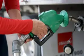 Transporta enerģijas likums: degvielas cenas kāps par 19 centiem litrā?