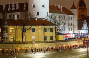 Trešdien Latvijā sagaidāms drēgns laiks ar īslaicīgu lietu un miglu