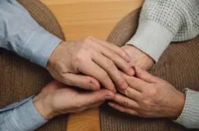 Tukuma novadā aicina iepriecināt seniorus ar sirsnīgām Ziemassvētku dāvanām