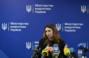 Ukrainu satricina jauni pavērsieni enerģētikas korupcijas skandālā; opozīcija pieprasa valdības demisiju