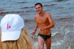 Andris Bulis atklāj savu rituālu pirms katras teātra uzstāšanās