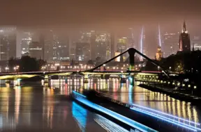 Vācijas ekonomiskais spogulis: stabilitāte un augošās politikas bažas