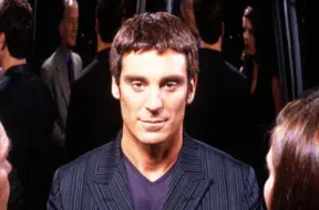 Vai atceraties Džerodu no “Emulators”? Lūk, kā Maikls T. Vīss izskatās šodien