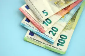 Valsts kancelejas darbinieku veselības apdrošināšanai nākamgad paredzēti līdz 143 000 eiro