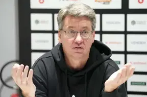 Vītoliņš slavē jauno hokejistu Šmitu: "Viņš ir liels, spēcīgs spēlētājs ar labu slidojumu"