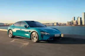 Xiaomi SU7 piedzīvo transformāciju: Pagarinātais sedans solās mainīt komforta standartus