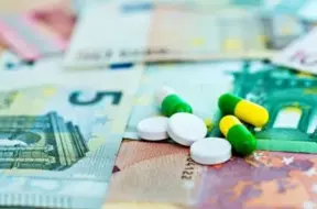 Zāļu lieltirgotavām piemēro sodus par mākslīgu medikamentu deficīta radīšanu