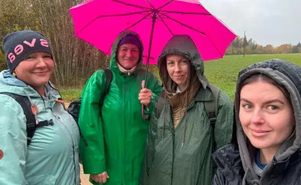 Sirsnība uz ceļa: Kā četras meitenes Tukuma novadā izglāba 16 gadus vecu sunīti