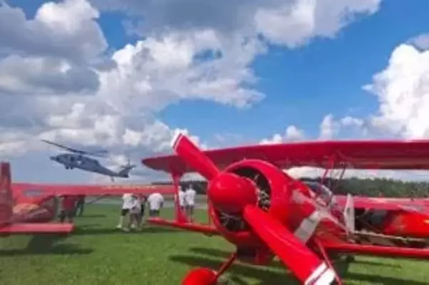 Viesi no lietuvas Ādažu lidlauka svētkos