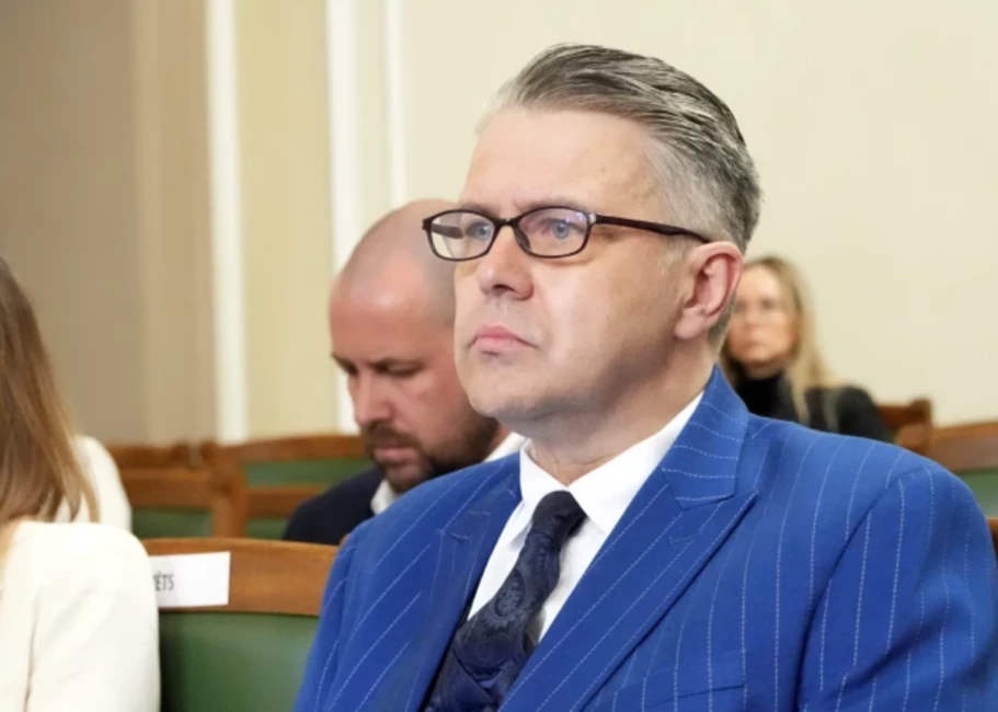 Aizkulišu Drāma Saeimā: Tiesībsargs Juris Jansons Atstāj Amata Krēslu Pēc Ilgstošas Spriedzes
