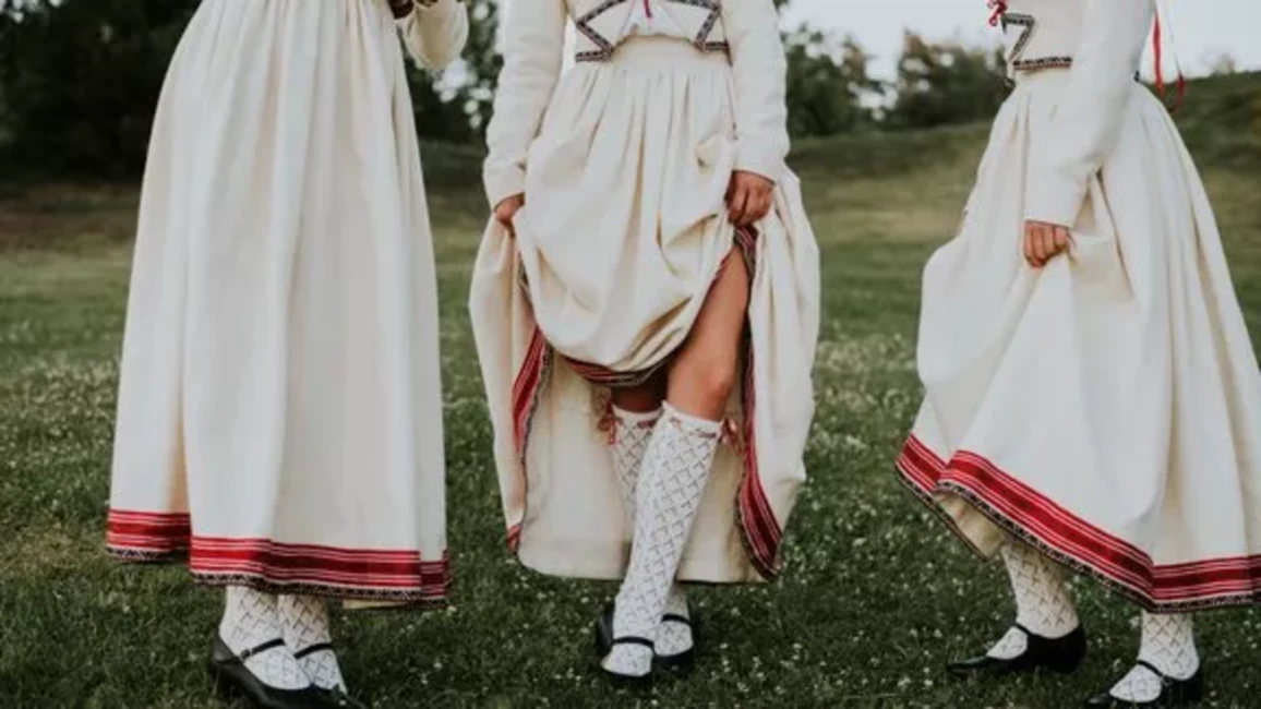 Aizraujošas Jāņu svinību idejas Igaunijā: no Munameģa apkārtnes līdz tradicionālām ballēm