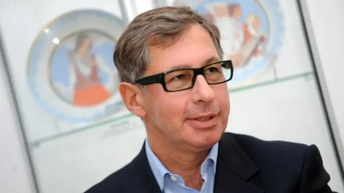 Ārlietu ministrija zem neredzēta spiediena: diskreditēšanas kampaņa mēģina ietekmēt ES sankciju pagarināšanu pret oligarhiem, tostarp Pjotru Avenu