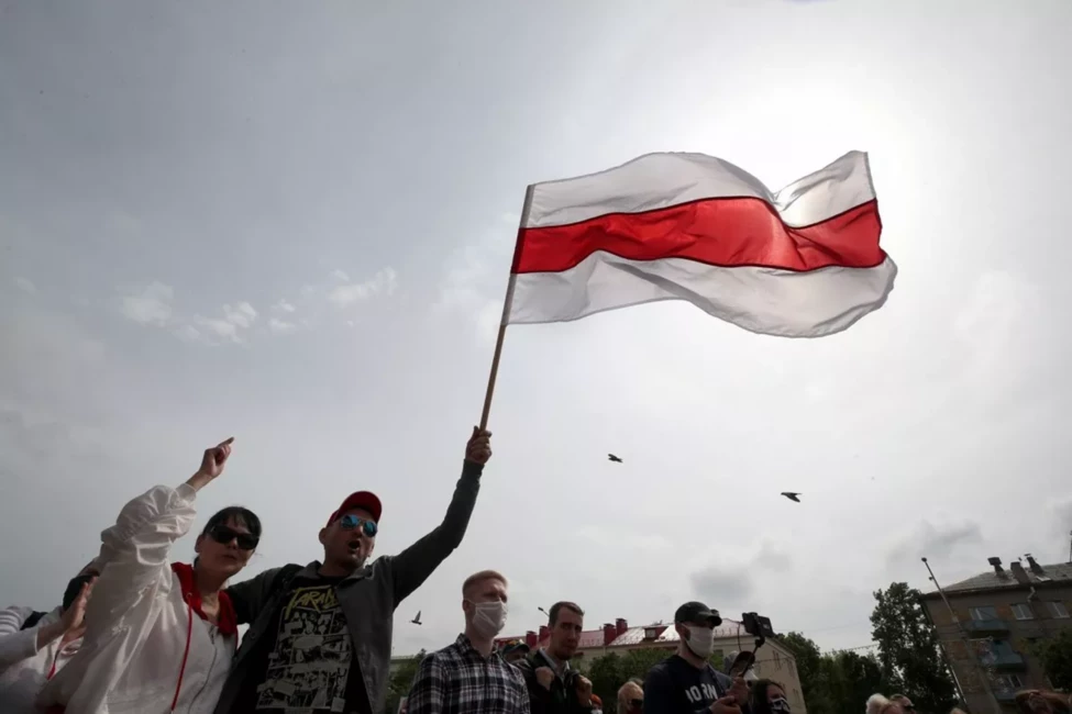 Baltkrievijas Terora Atblāzmas Eiropā: Režīma Draudi Vajā Opozīciju un Viņu Ģimenes Pāri Robežām