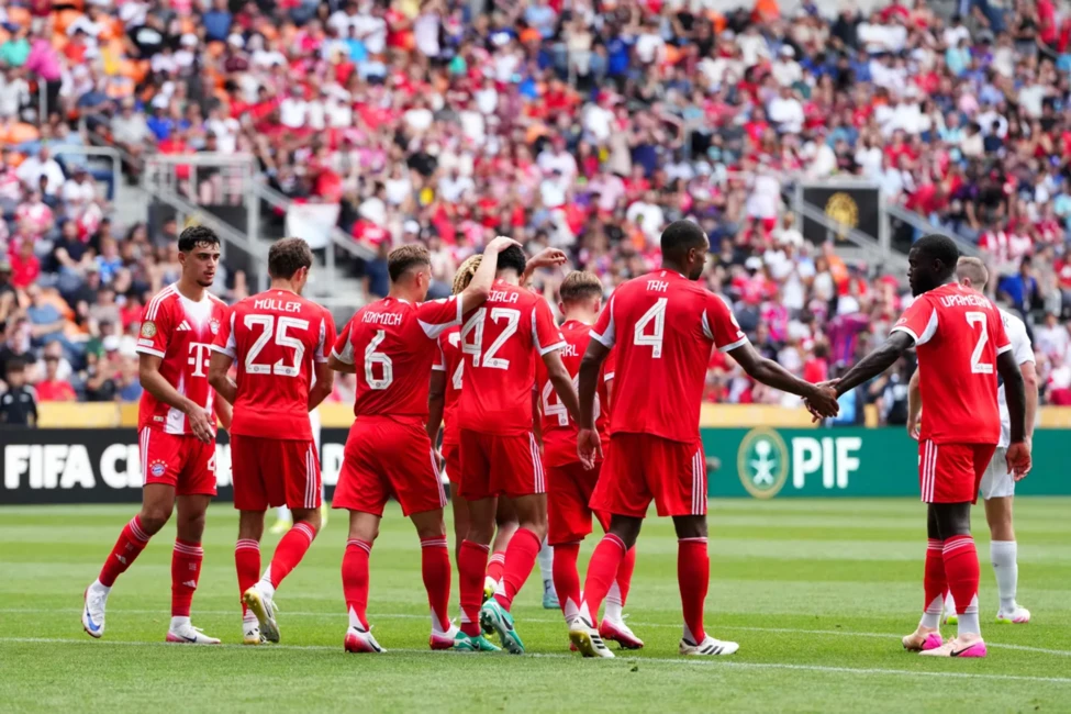 “Bayern” Dominē ar 10 Vārtiem Klubu Pasaules Kausā, PSG Turpina Uzvaru Gājienu