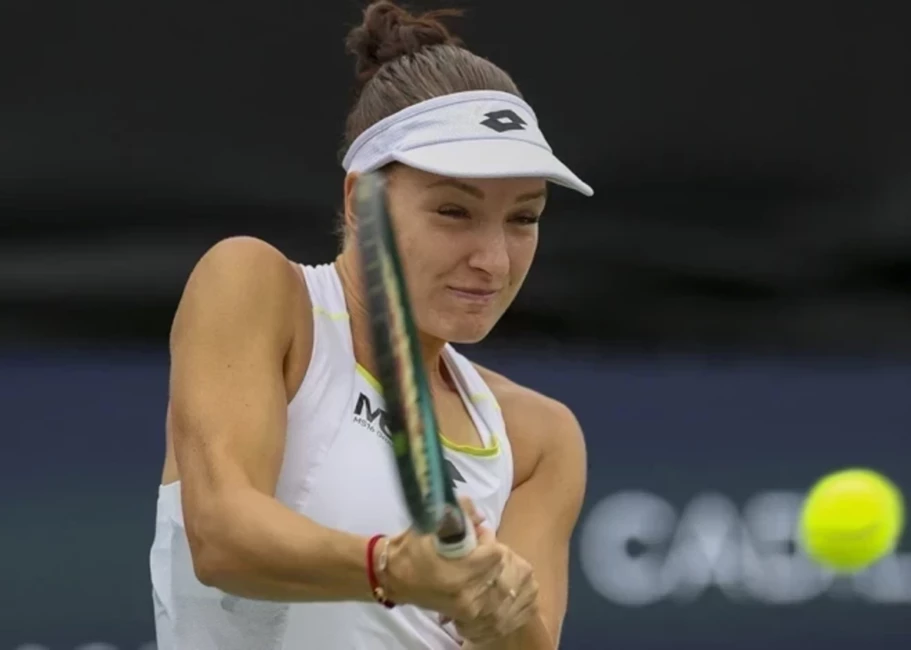 Darja Semeņistaja Båstadē svin karjeras, iespējams, iespaidīgāko uzvaru pār "French Open" pusfinālisti