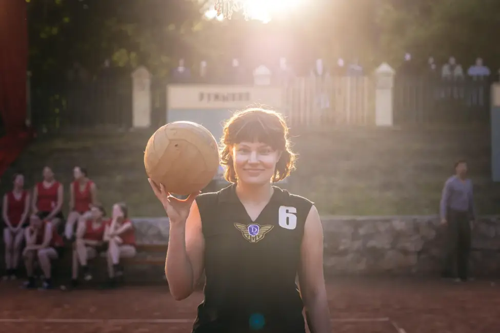 Filma "Tīklā. TTT leģendas dzimšana": Basketbola varoņu stāsts par drosmi un pretošanos