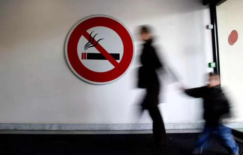 Francijā no jūlija spēkā stāsies stingrs smēķēšanas aizliegums bērniem pieejamās ārtelpās – solis ceļā uz bezdūmu paaudzi