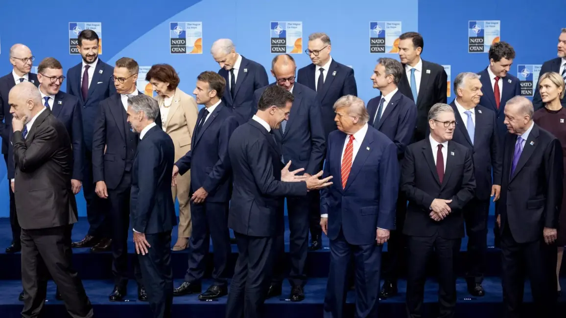 Hāgas NATO Samits: Alianse Stiprina Aizsardzību un Apņemšanos, Trampa Klusā Diplomātija un Ukrainas Nākotnes Jautājumi