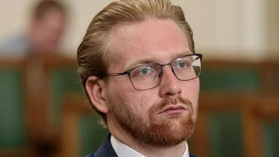 Jānis Zariņš Pievienojas Jaunās Vienotības Frakcijai Saeimā: Īslaicīgs Mandāts Politisko Rokāžu Ēnā