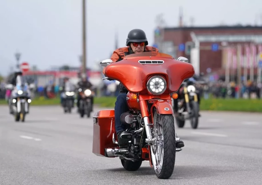Jaudīgi, Bet Droši: Rīgā Vērienīgi Atklāta Motosezona Bez Būtiskiem Starpgadījumiem