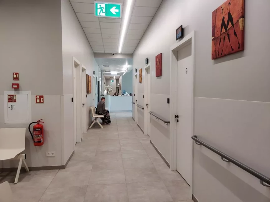Jaunā Mikroķirurģijas Centra Slimnīca Rīgā – Būtisks Solis Medicīnas Tūrisma Attīstībā un Starptautiskajā Atpazīstamībā