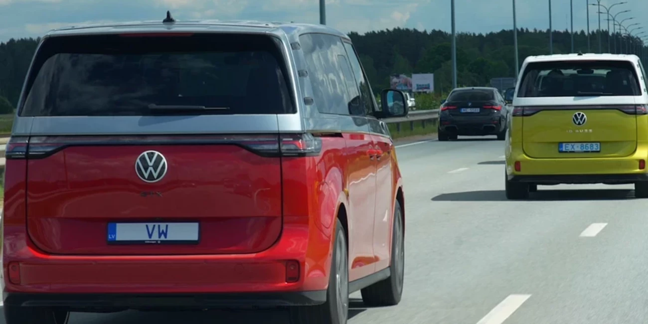 Jaunais Volkswagen Transporter T7: Atklājot Daudzpusību un Nākotnes Iespējas Komercauto Dienā
