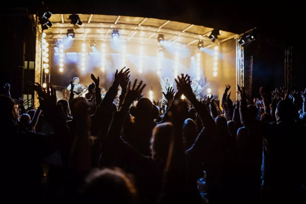 Kā skan 2025. gada vasara Latvijā? Ceļvedis cauri festivālu daudzveidībai