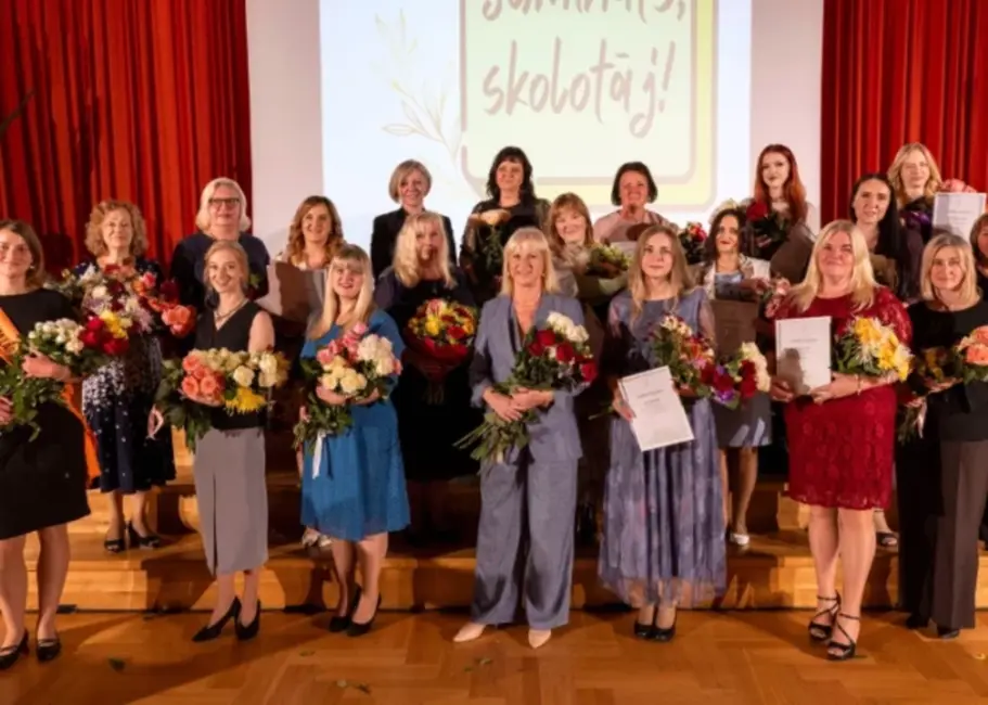 Ķekavas novada izcilākie pedagogi saņem atzinību par nozīmīgu ieguldījumu izglītības jomā