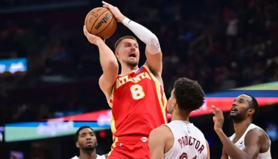 Kristaps Porziņģis iekļūst vēsturē ar pirmo "double-double" šosezon pret "Cavaliers"