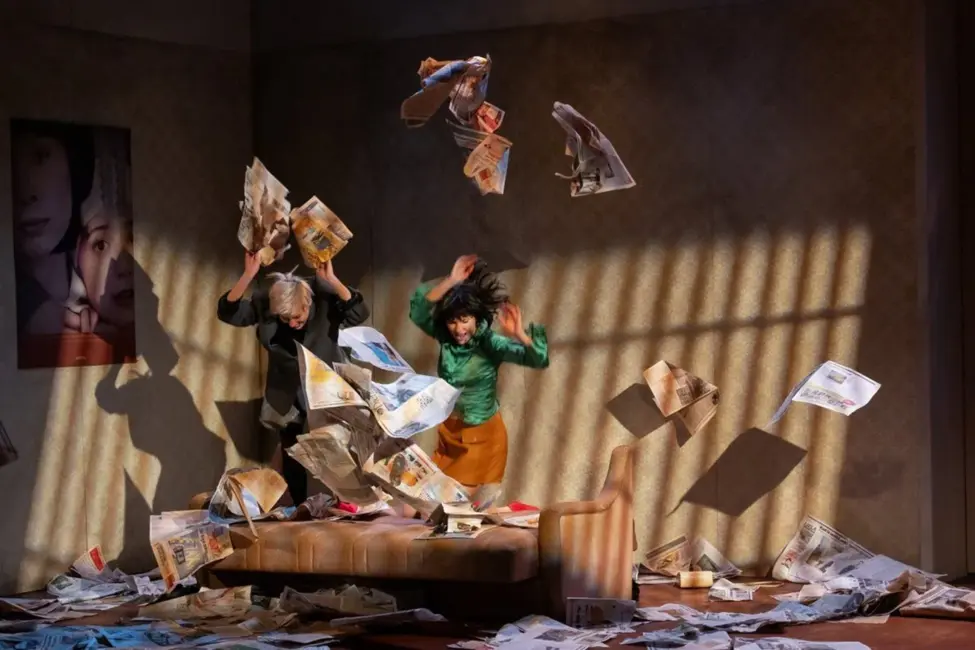 «Kurlmēmo zeme»: Cilvēcības triumfs pār ļaunumu Alvja Hermaņa jaunajā iestudējumā