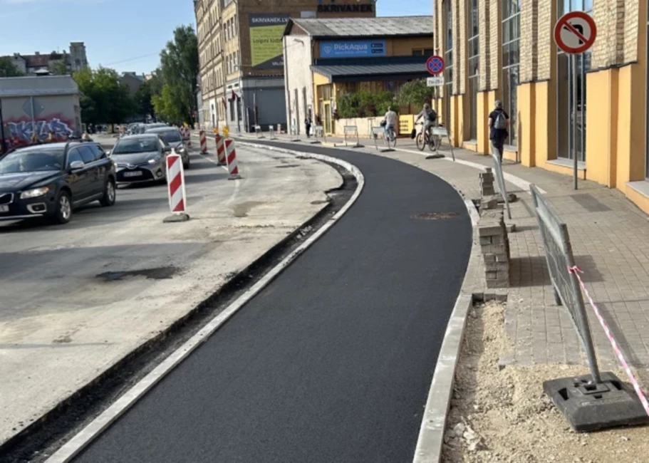 Lāčplēša ielas pārvērtības: veloceliņš un "Lidl" rada spriedzi Rīgas satiksmē